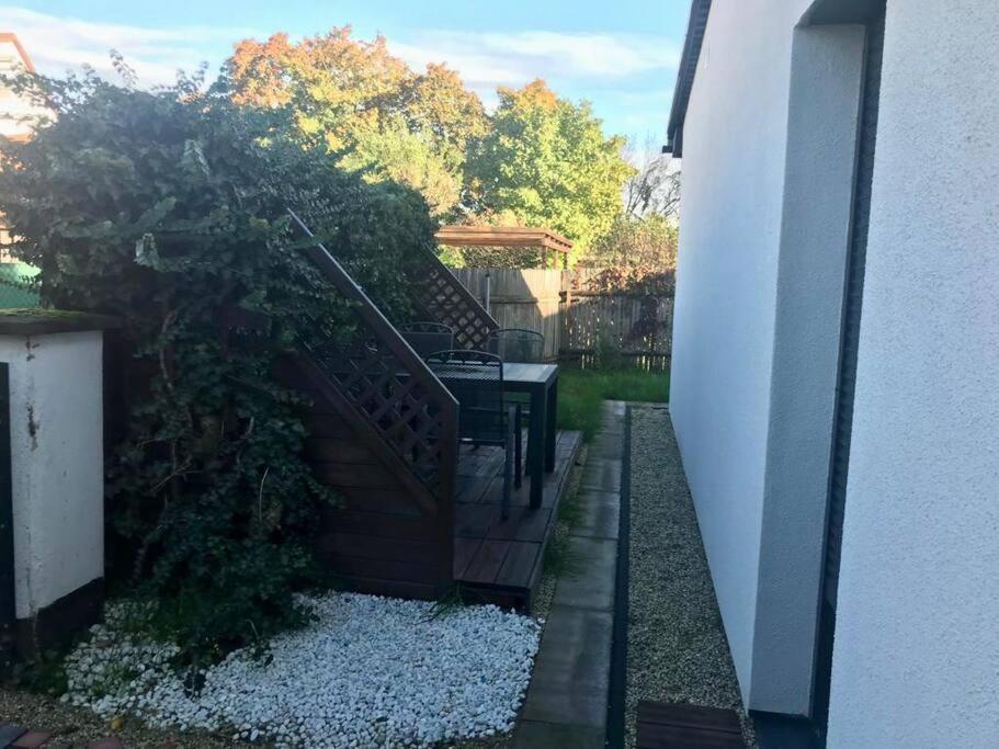 Bezauberndes Gaestehaus Mit Terrasse Nürnberg Exteriör bild